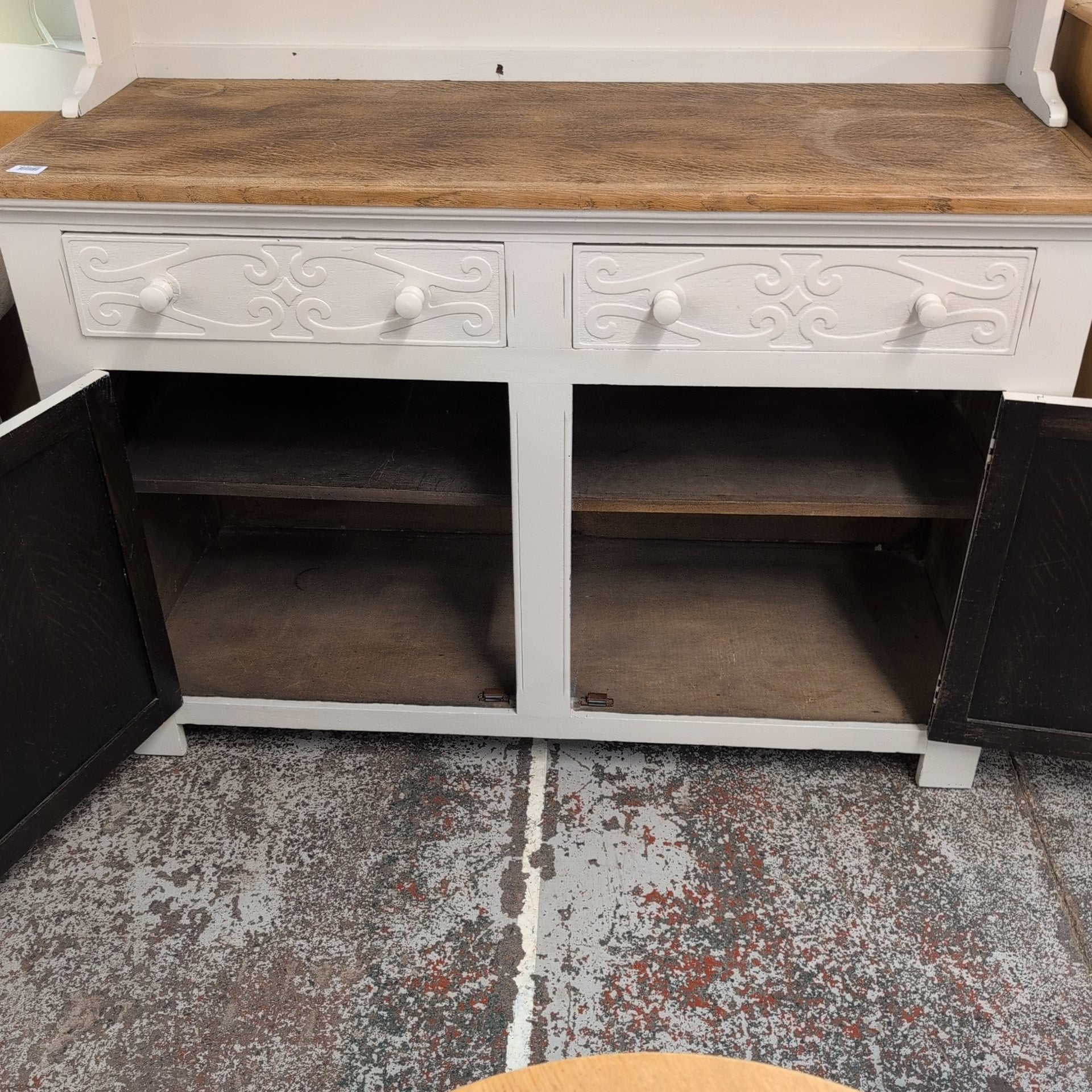 Dresser